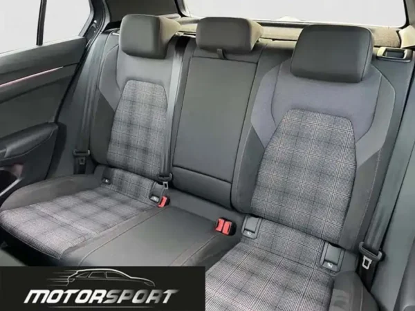 Volkswagen Golf GTI 2.0 TSI 245cv DSG - Anno: 04/2024 - Km: 13.800 - immagine 10