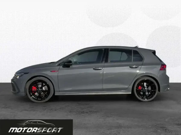 Volkswagen Golf GTI 2.0 TSI 245cv DSG - Anno: 12/2023 - Km: 8.300 - immagine 2