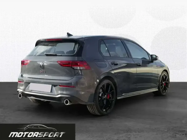 Volkswagen Golf GTI 2.0 TSI 245cv DSG - Anno: 12/2023 - Km: 8.300 - immagine 3