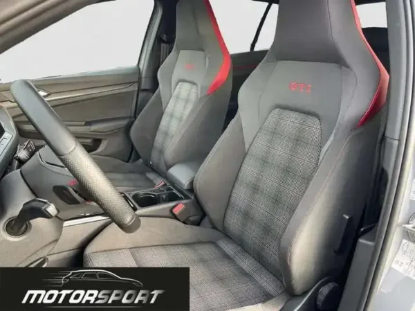 Volkswagen Golf GTI 2.0 TSI 245cv DSG - Anno: 04/2024 - Km: 19.100 - immagine 7
