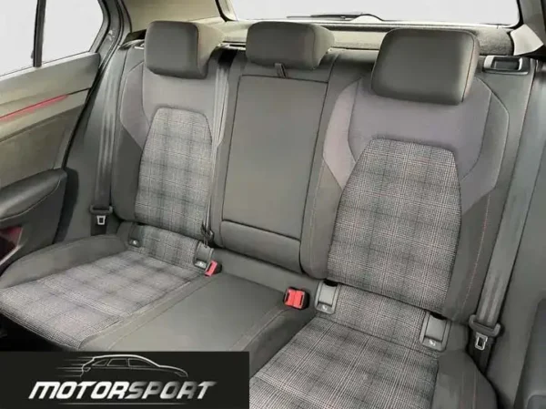 Volkswagen Golf GTI 2.0 TSI 245cv DSG - Anno: 04/2024 - Km: 19.100 - immagine 10