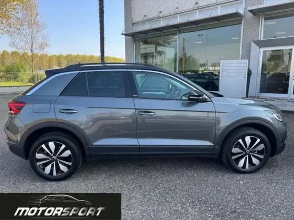 Volkswagen T-Roc 1.5 TSI 150 CV DSG Move - Anno: 05/2024 - Km: 25.450 - immagine 8