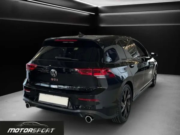 Volkswagen Golf GTI 2.0 TSI 245cv DSG - Anno: 08/2024 - Km: 1.700 - immagine 2