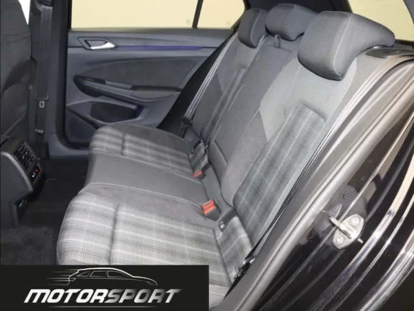 Volkswagen Golf GTD 2.0 TDI 200cv DSG - Anno: 01/2024 - Km: 26.250 - immagine 8