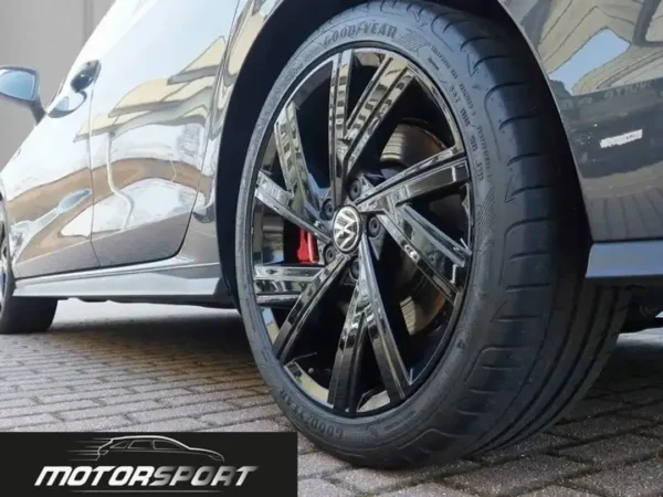 Volkswagen Golf GTI 2.0 TSI 245cv DSG - Anno: 02/2024 - Km: 21.950 - immagine 4