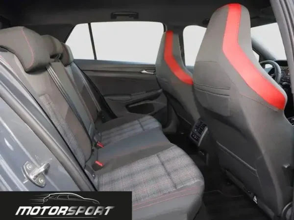 Volkswagen Golf GTI 2.0 TSI 245cv DSG - Anno: 02/2024 - Km: 21.950 - immagine 11