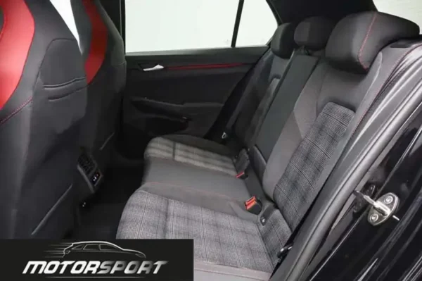 Volkswagen Golf GTI 2.0 TSI 245cv DSG - Anno: 04/2022 - Km: 34.000 - immagine 12