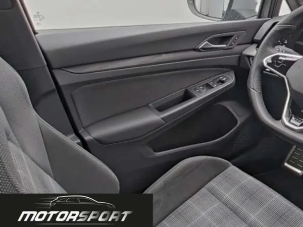 Volkswagen Golf GTD 2.0 TDI 200cv DSG - Anno: 01/2024 - Km: 25.120 - immagine 11