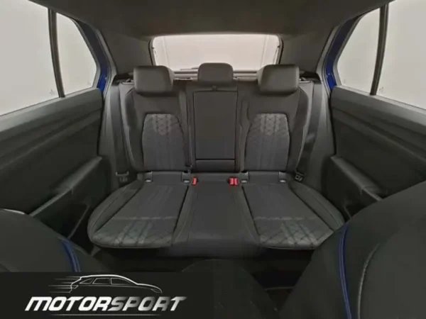Volkswagen Golf 2.0 TDI 150cv DSG R-Line Facelift - Anno: 09/2024 - Km: 24.450 - immagine 13