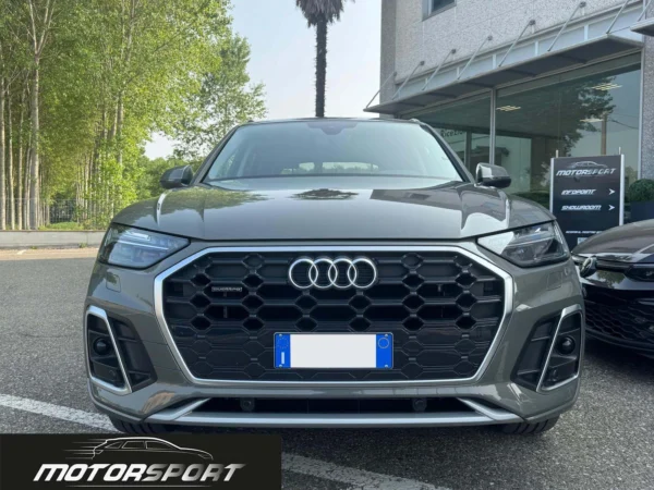 Audi Q5 40 TDI 204 CV quattro S tronic S Line - Anno: 01/2024 - Km: 17.700 - immagine 4