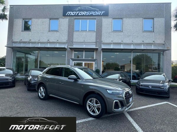 Audi Q5 40 TDI 204 CV quattro S tronic S Line - Anno: 01/2024 - Km: 17.700