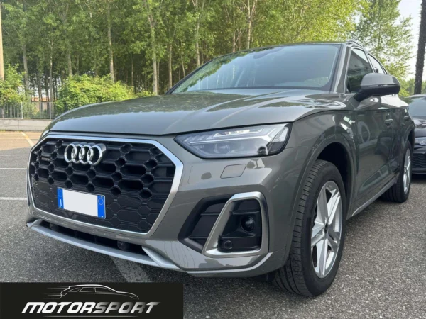 Audi Q5 40 TDI 204 CV quattro S tronic S Line - Anno: 01/2024 - Km: 17.700 - immagine 2