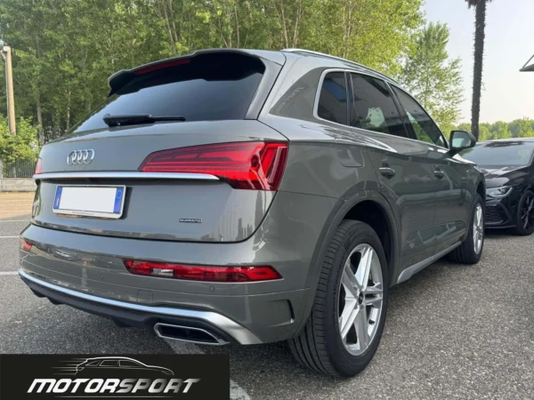 Audi Q5 40 TDI 204 CV quattro S tronic S Line - Anno: 01/2024 - Km: 17.700 - immagine 5