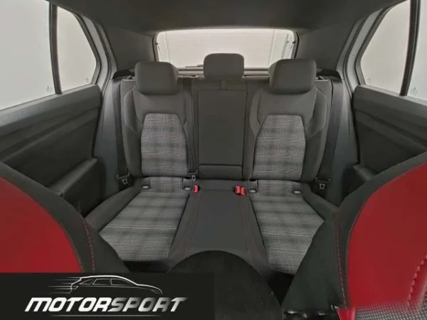 Volkswagen Golf GTI 8.5 2.0 TSI 265cv DSG - Anno: 10/2024 - Km: 19.245 - immagine 13