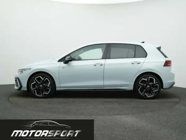Volkswagen Golf 1.5 eTSI 150cv DSG R-Line - Anno: 06/2025 - Km: 1.000 - immagine 8