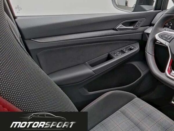 Volkswagen Golf GTI 2.0 TSI 265cv DSG - Anno: 10/2024 - Km: 5.400 - immagine 11