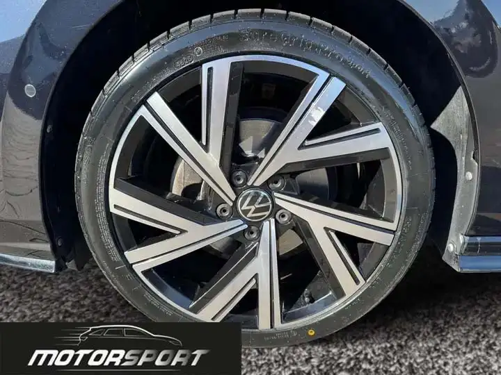 Volkswagen Golf R Line 1.5 eTSI 150 CV DSG Novembre 2023 25250 KM. - immagine 6